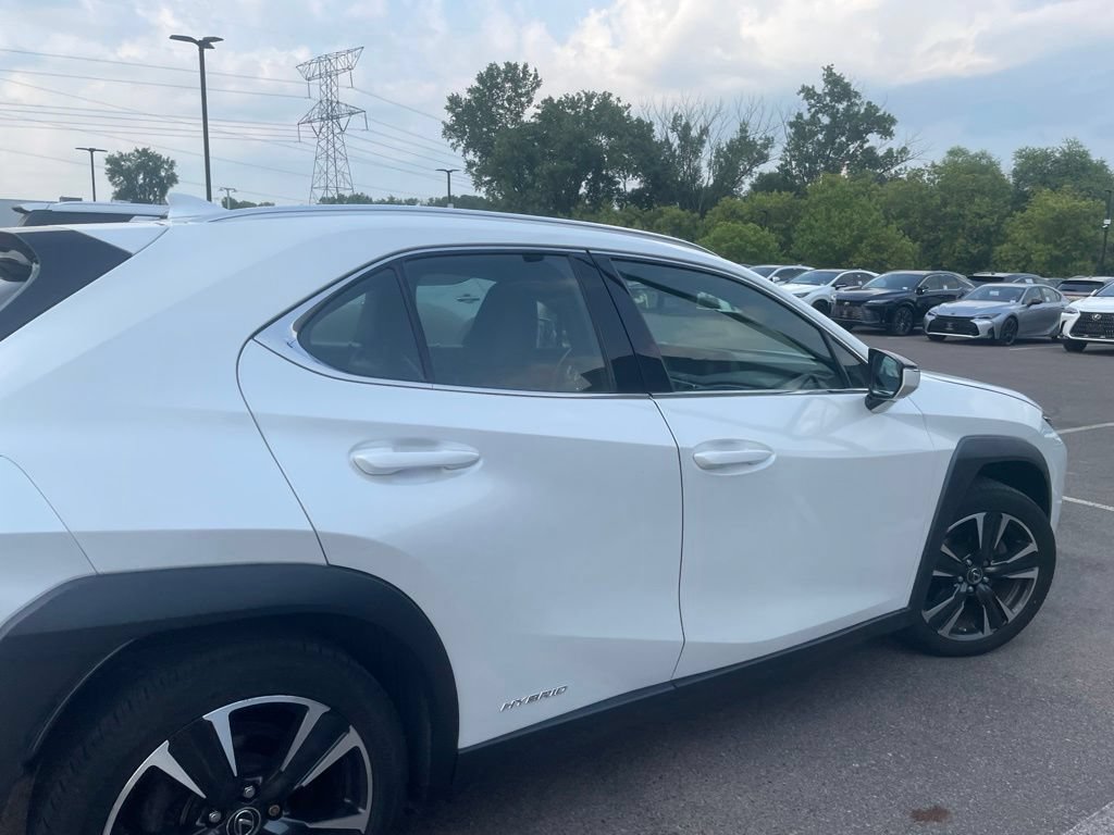 Used 2019 Lexus UX 250h w/ Premium Package AWD/4WD image 34
