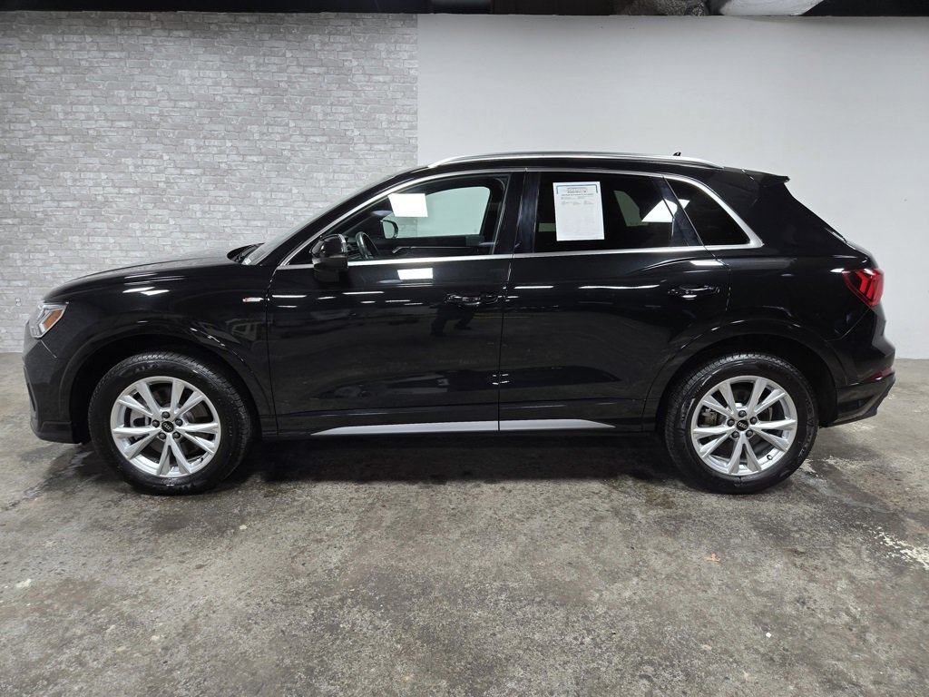 Used 2023 Audi Q3 2.0T Premium image 2