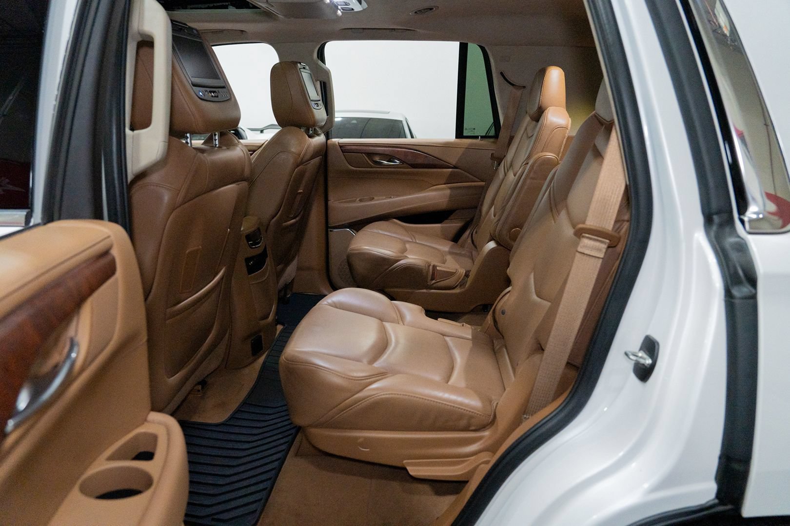 Used 2016 Cadillac Escalade Platinum AWD/4WD image 24