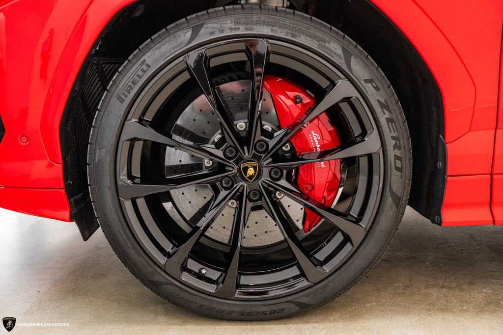 Used 2022 Lamborghini Urus AWD/4WD image 6