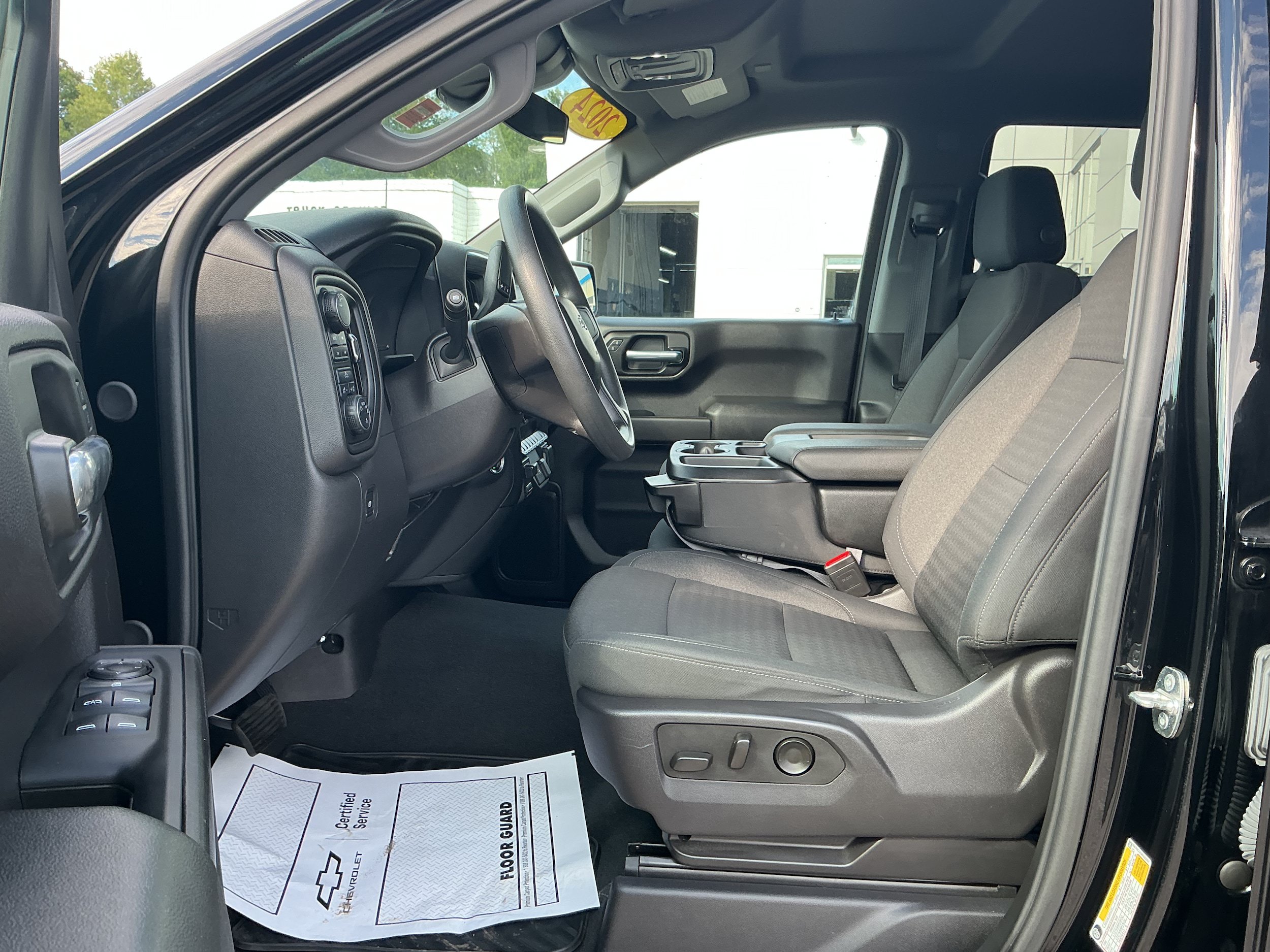 Certified 2024 Chevrolet Silverado 1500 Custom Trail Boss w/ Dark Appearance Package AWD/4WD image 8