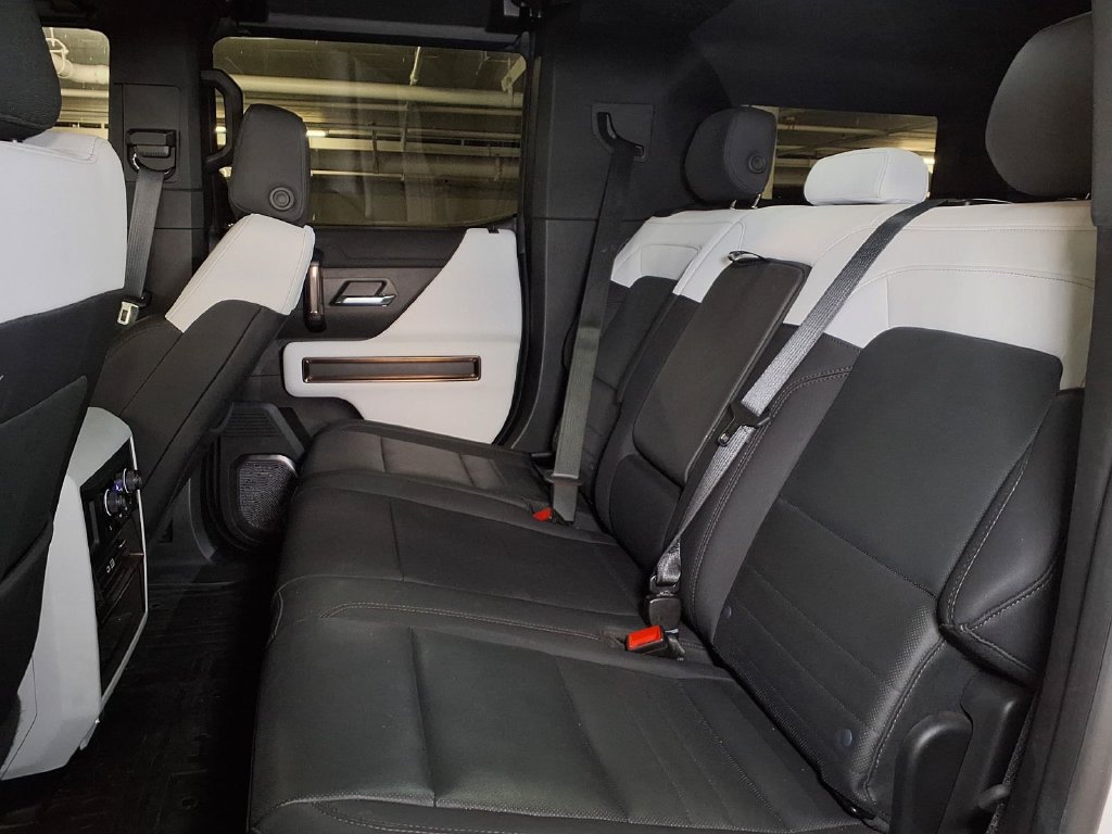 Used 2024 GMC Hummer EV 2X w/ LPO, Sport Package AWD/4WD image 19