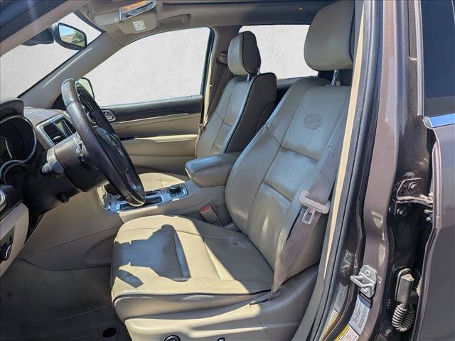 Used 2017 Jeep Grand Cherokee Overland w/ Jeep Active Safety Group AWD/4WD image 17