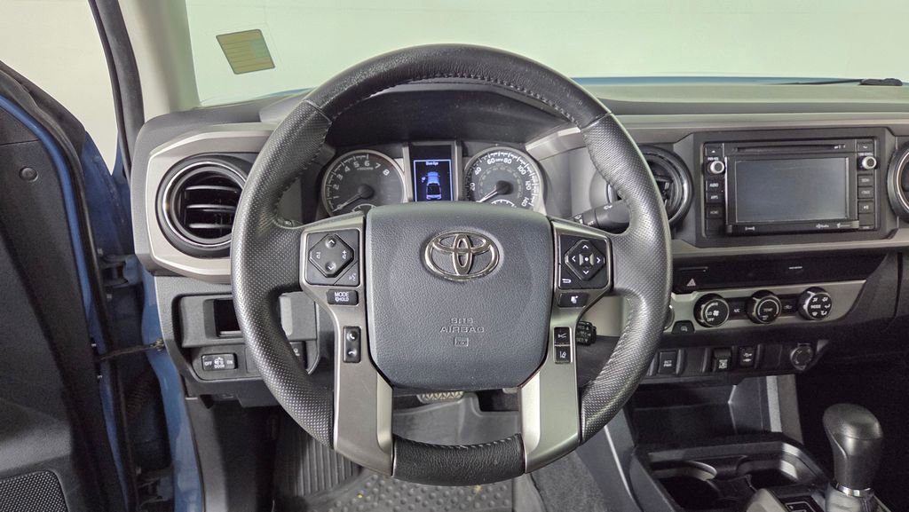 Used 2019 Toyota Tacoma SR5 AWD/4WD image 18
