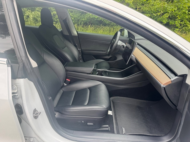 Used 2019 Tesla Model 3 Mid Range RWD image 16