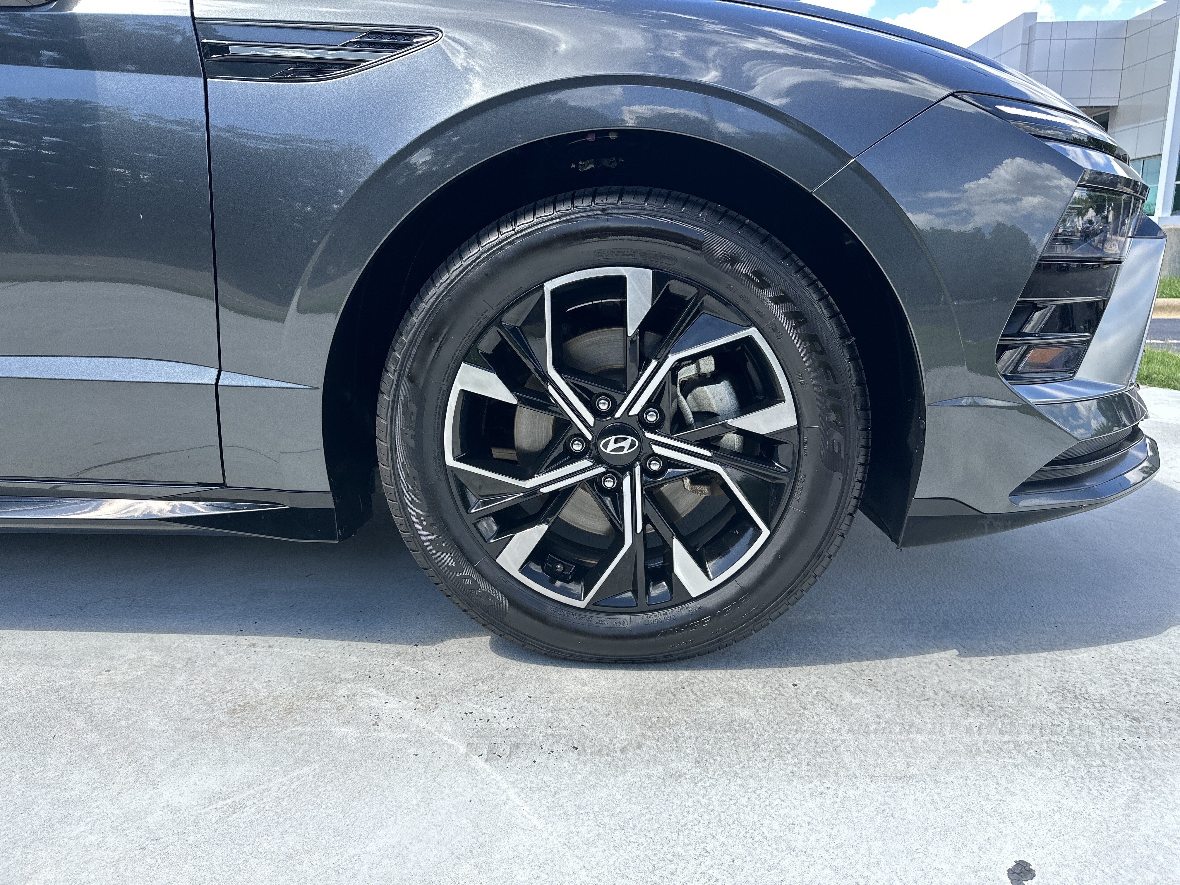 Used 2025 Hyundai Sonata SEL FWD image 13