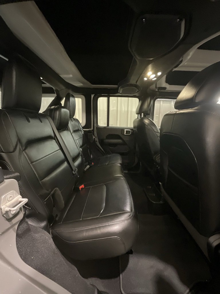 Used 2022 Jeep Wrangler Unlimited Sahara image 12