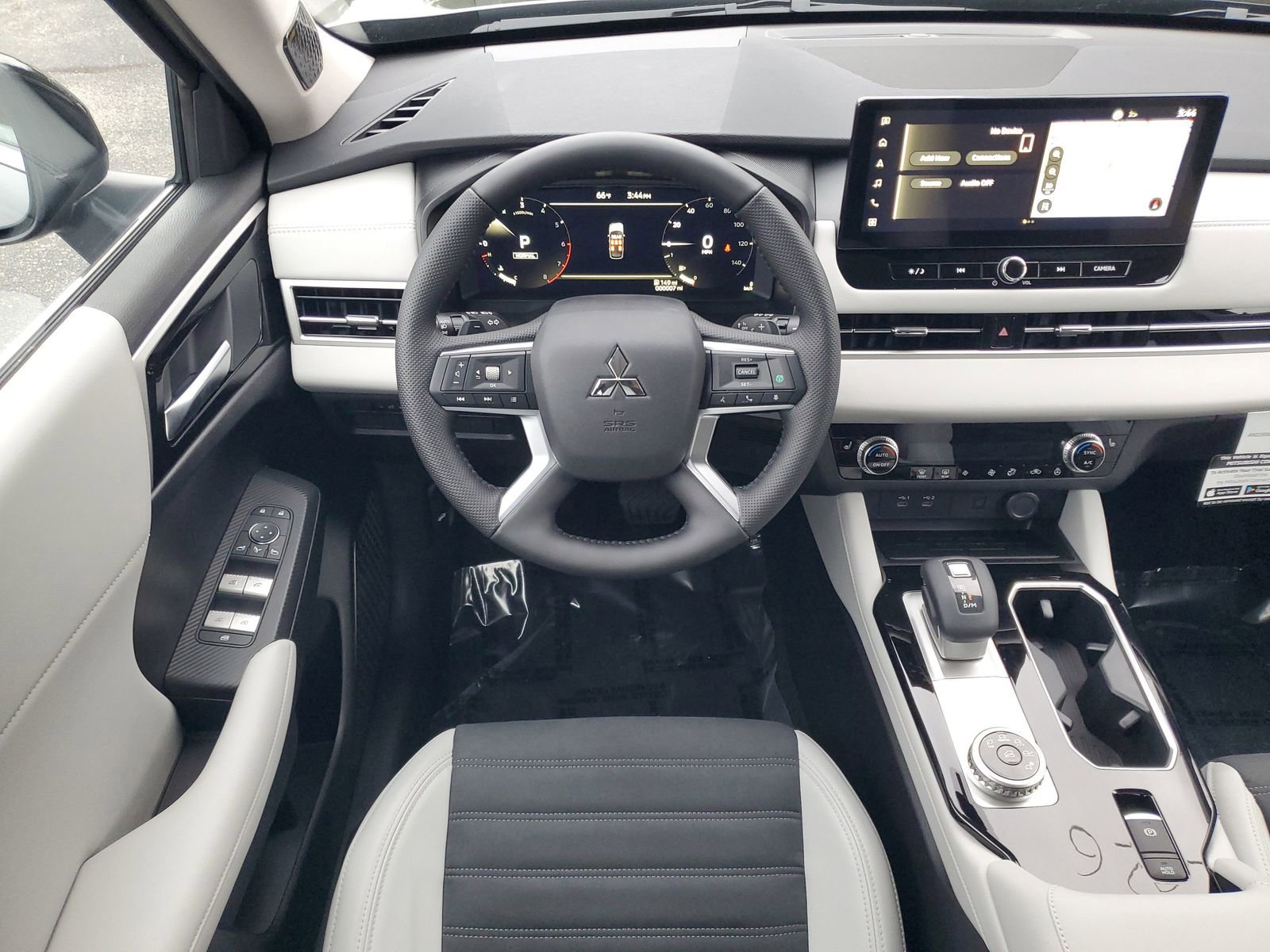 New 2026 Mitsubishi Outlander SE image 25
