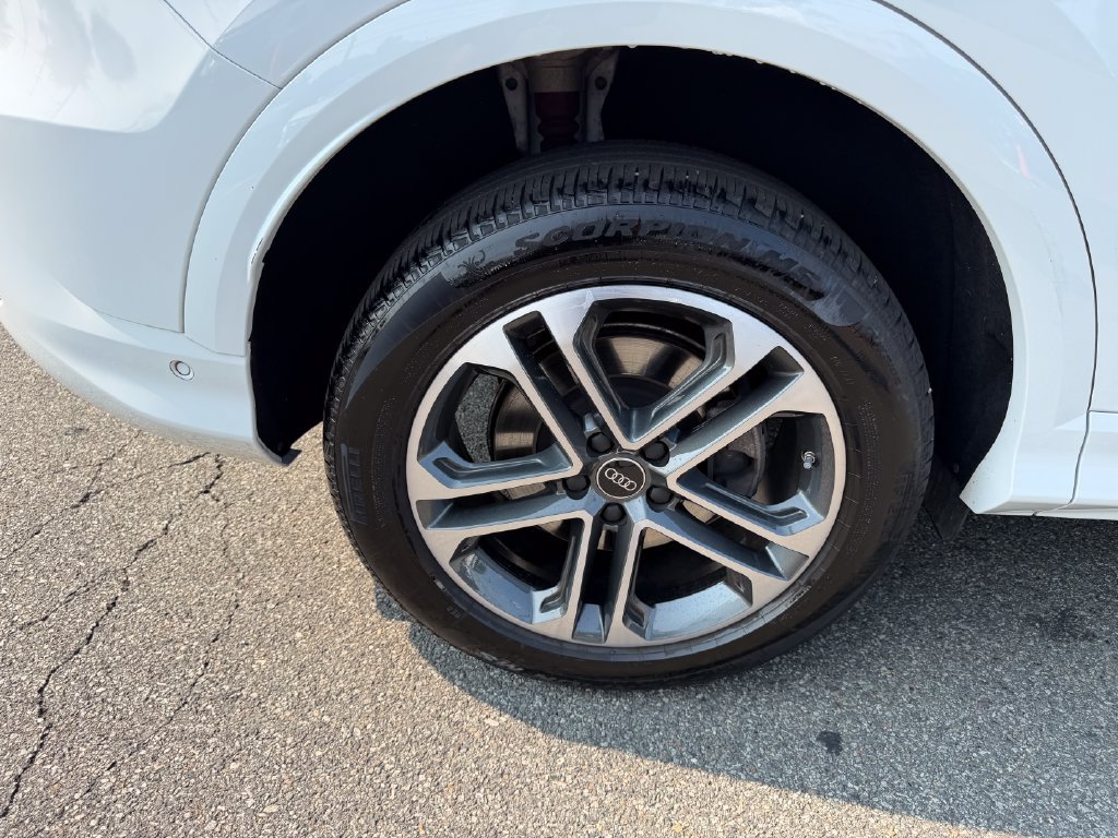Certified 2025 Audi Q5 Premium w/ Convenience Package AWD/4WD image 13