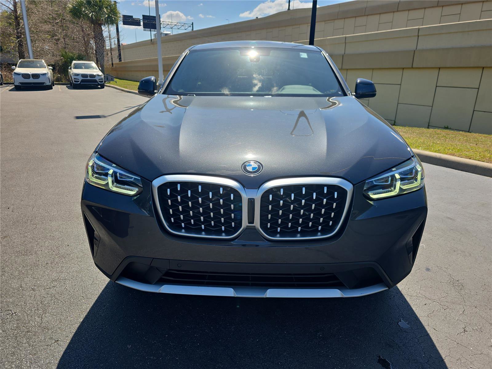 Used 2023 BMW X4 xDrive30i w/ Convenience Package image 2