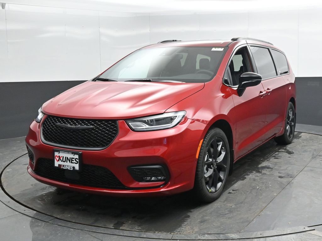 New 2026 Chrysler Pacifica Select w/ S Appearance Package FWD image 5