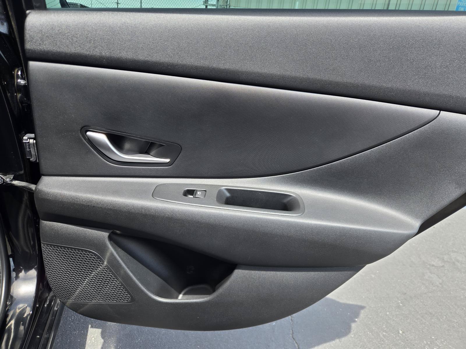 Used 2022 Hyundai Elantra SEL FWD image 28