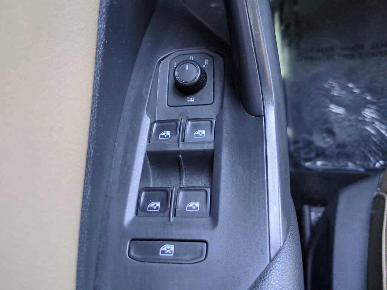 Used 2019 Volkswagen Jetta SEL w/ Cold Weather Package FWD image 23