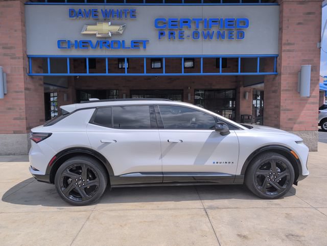 Used 2024 Chevrolet Equinox EV RS FWD image 9
