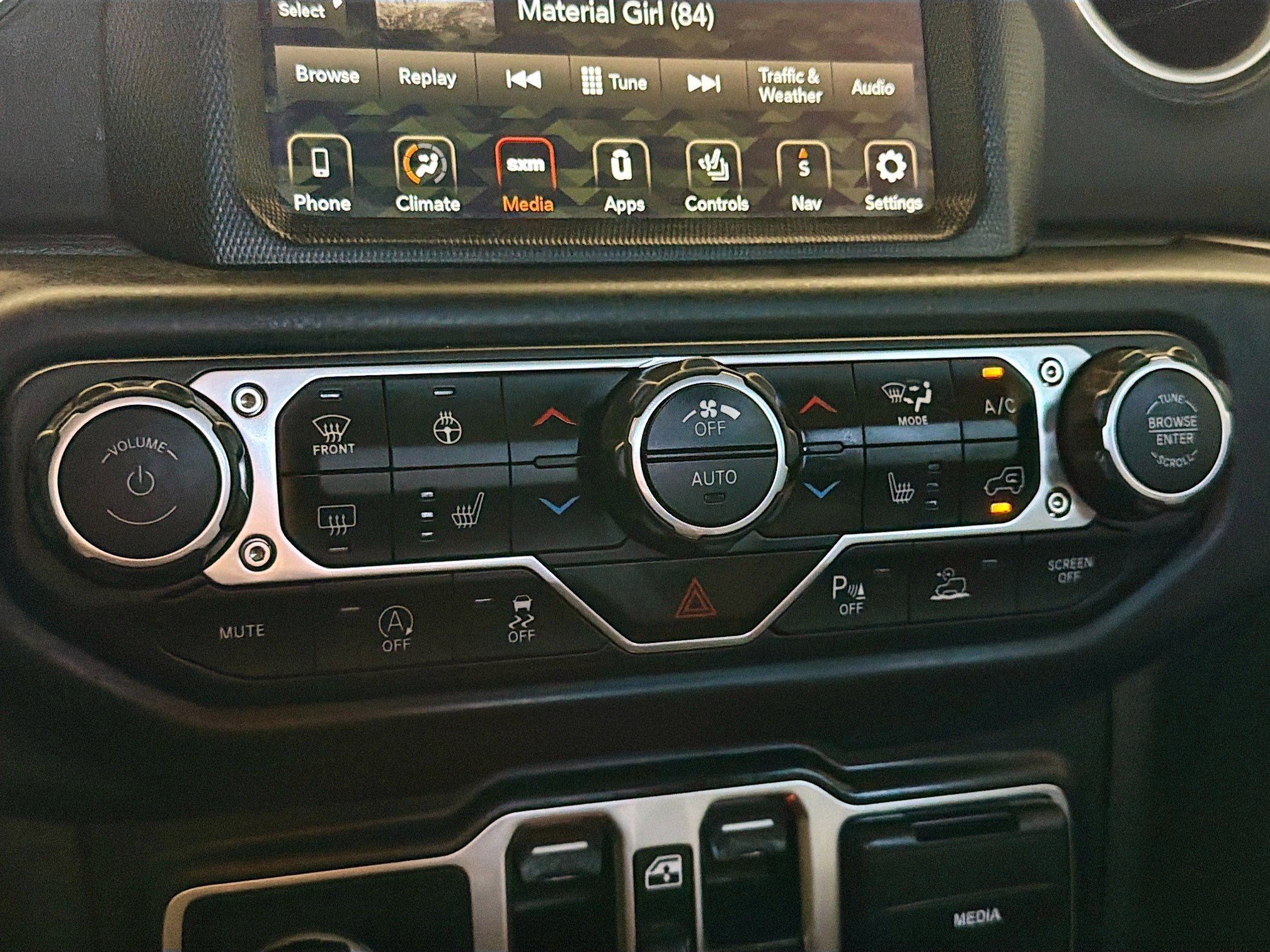 Used 2020 Jeep Gladiator Overland AWD/4WD image 9