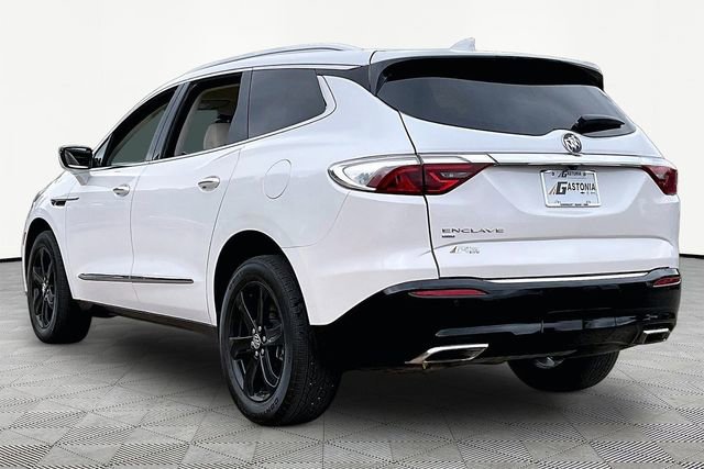 Used 2023 Buick Enclave Essence w/ Sport Touring Edition AWD/4WD image 4
