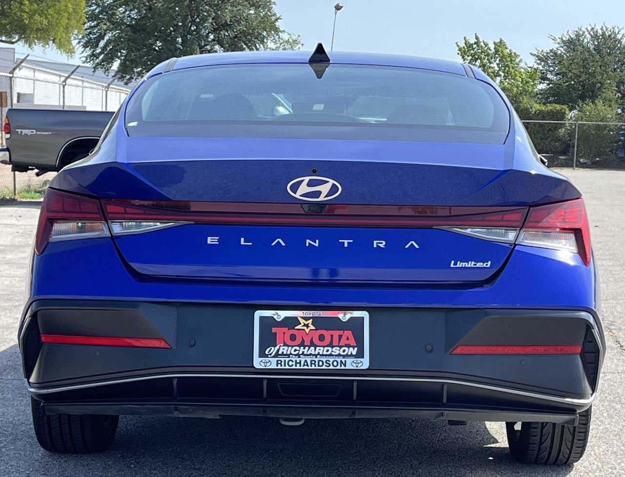 Used 2024 Hyundai Elantra Limited FWD image 5