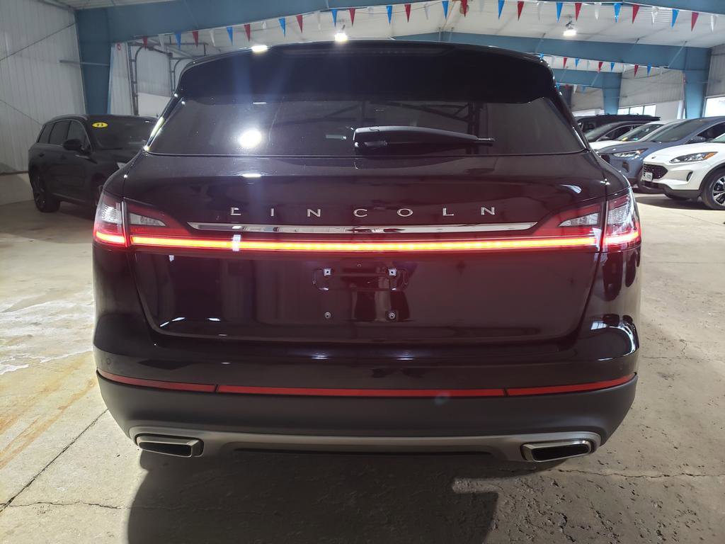 Used 2023 Lincoln Nautilus Reserve w/ Equipment Group 202A image 4
