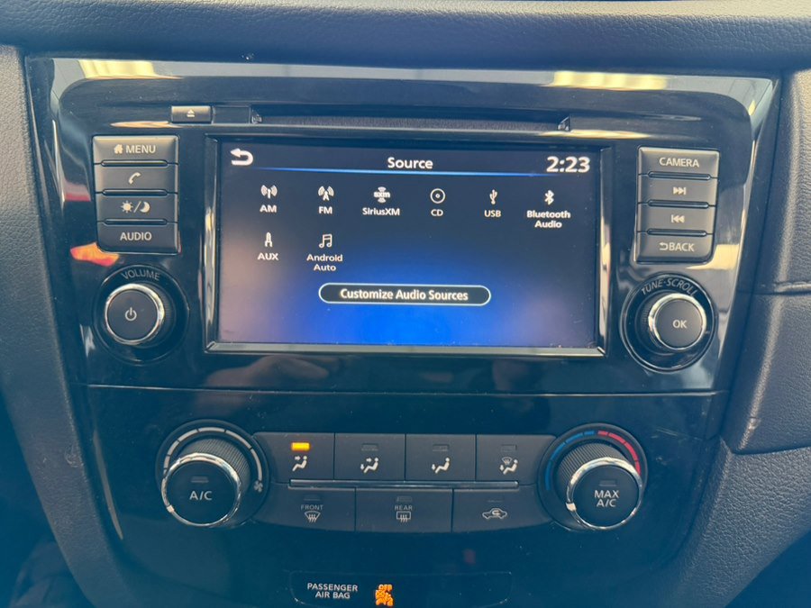 Used 2018 Nissan Rogue S image 45