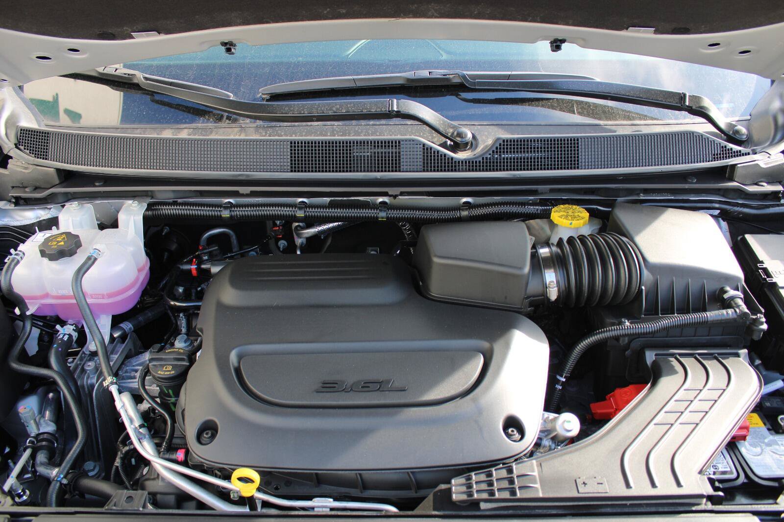 New 2026 Chrysler Pacifica Select image 4