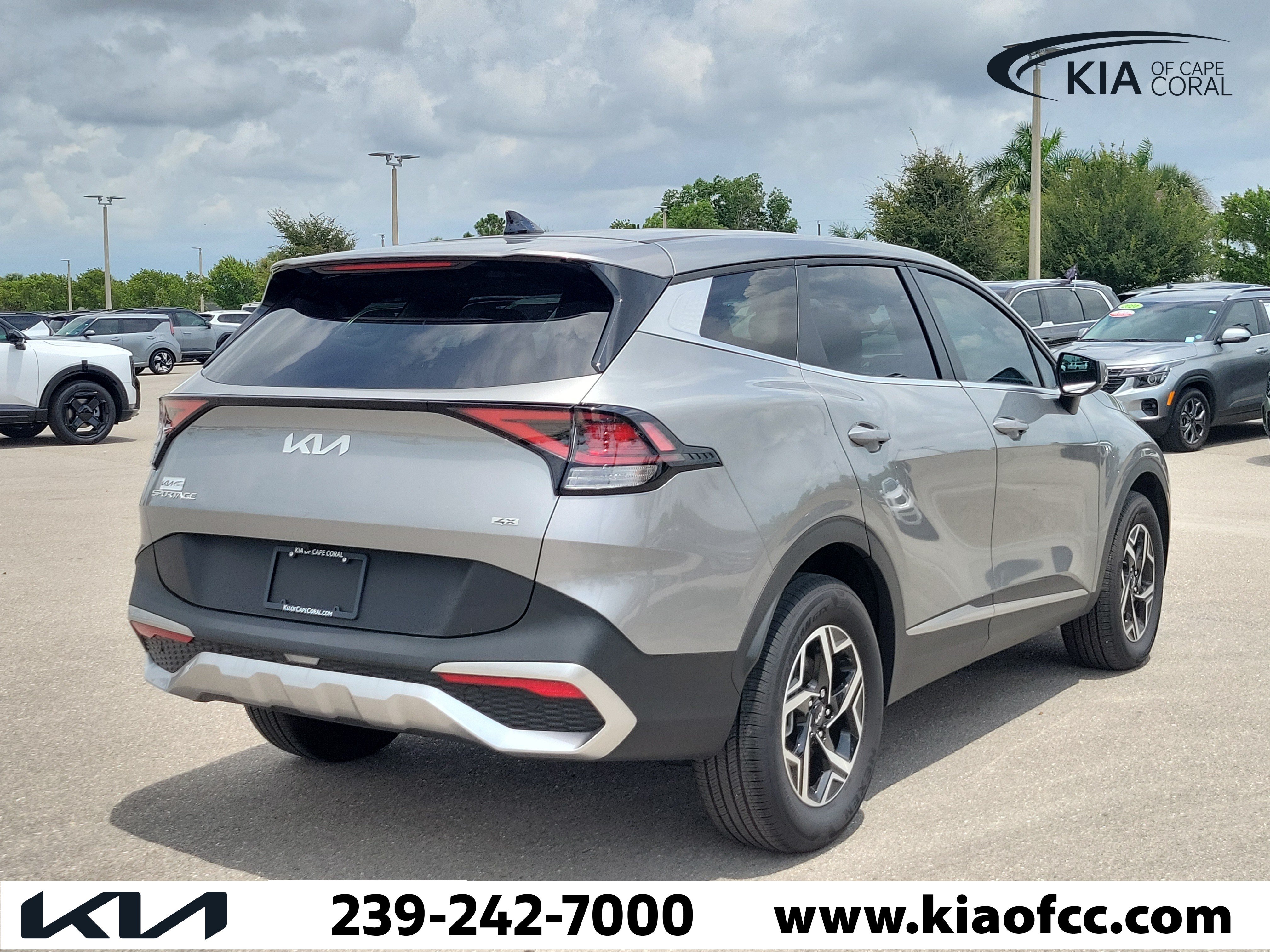 Used 2025 Kia Sportage LX AWD/4WD image 6