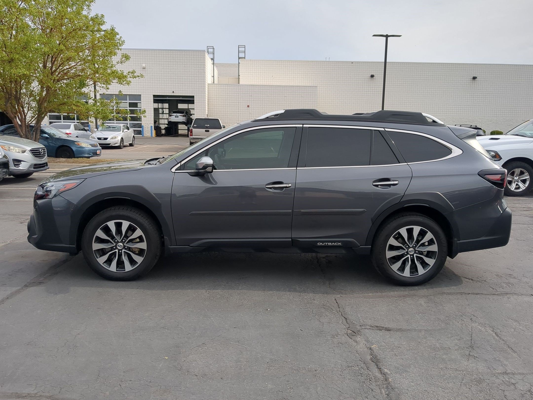 Used 2024 Subaru Outback Touring XT AWD/4WD image 9