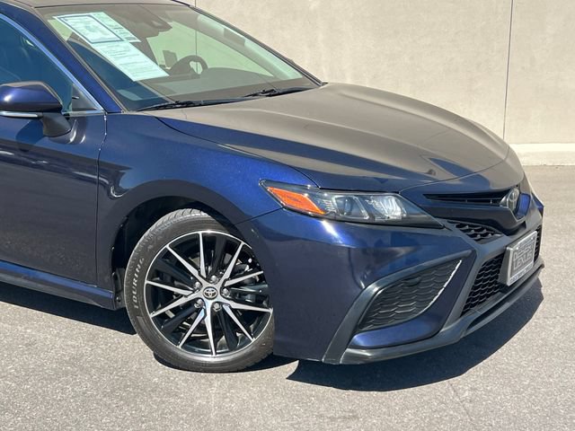 Used 2022 Toyota Camry SE FWD image 2