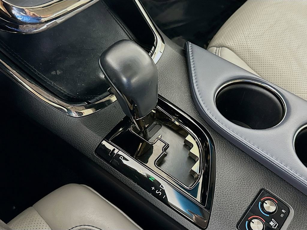 Used 2013 Toyota Avalon Limited image 20