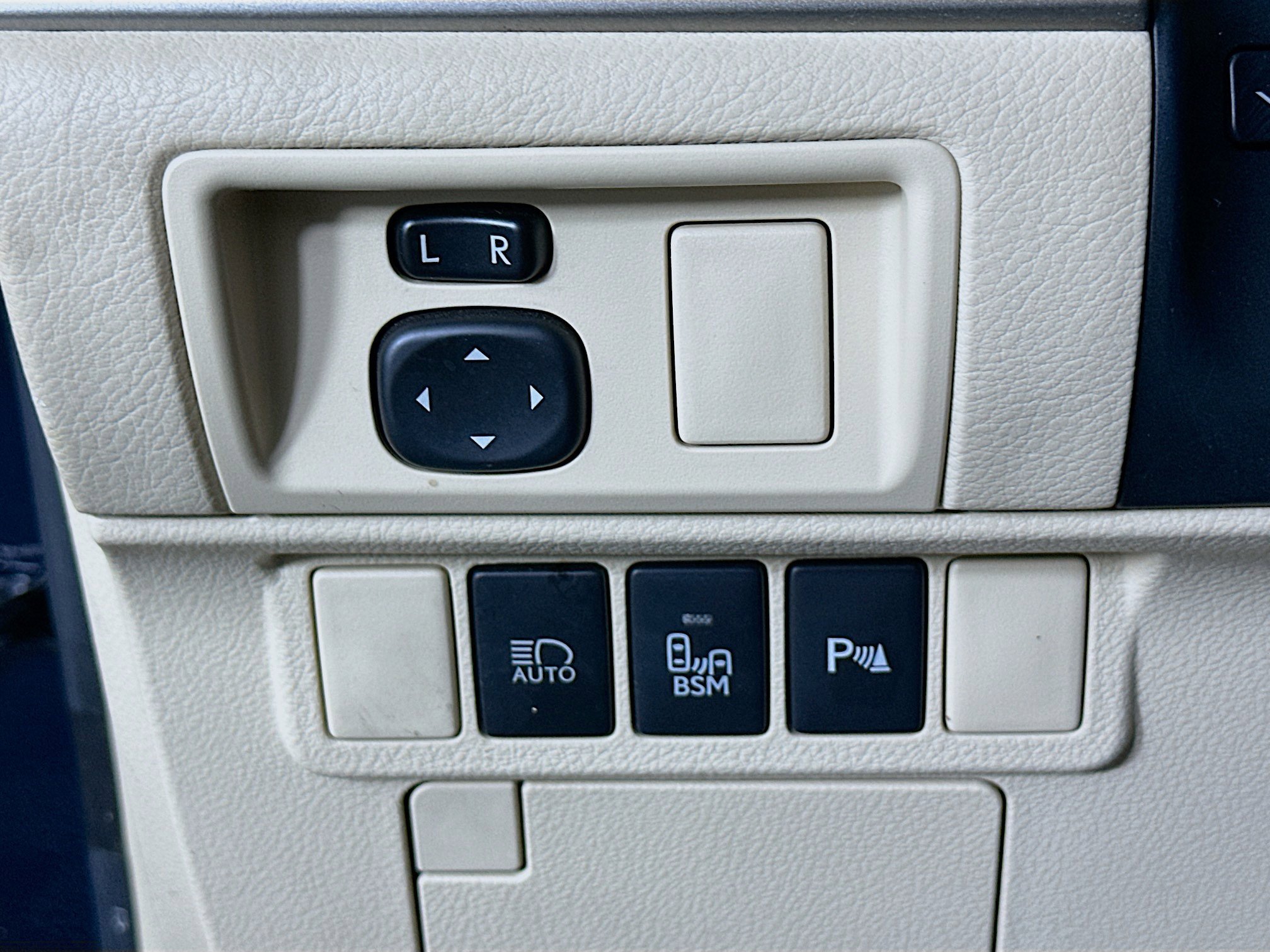Used 2013 Lexus ES 350 FWD image 16