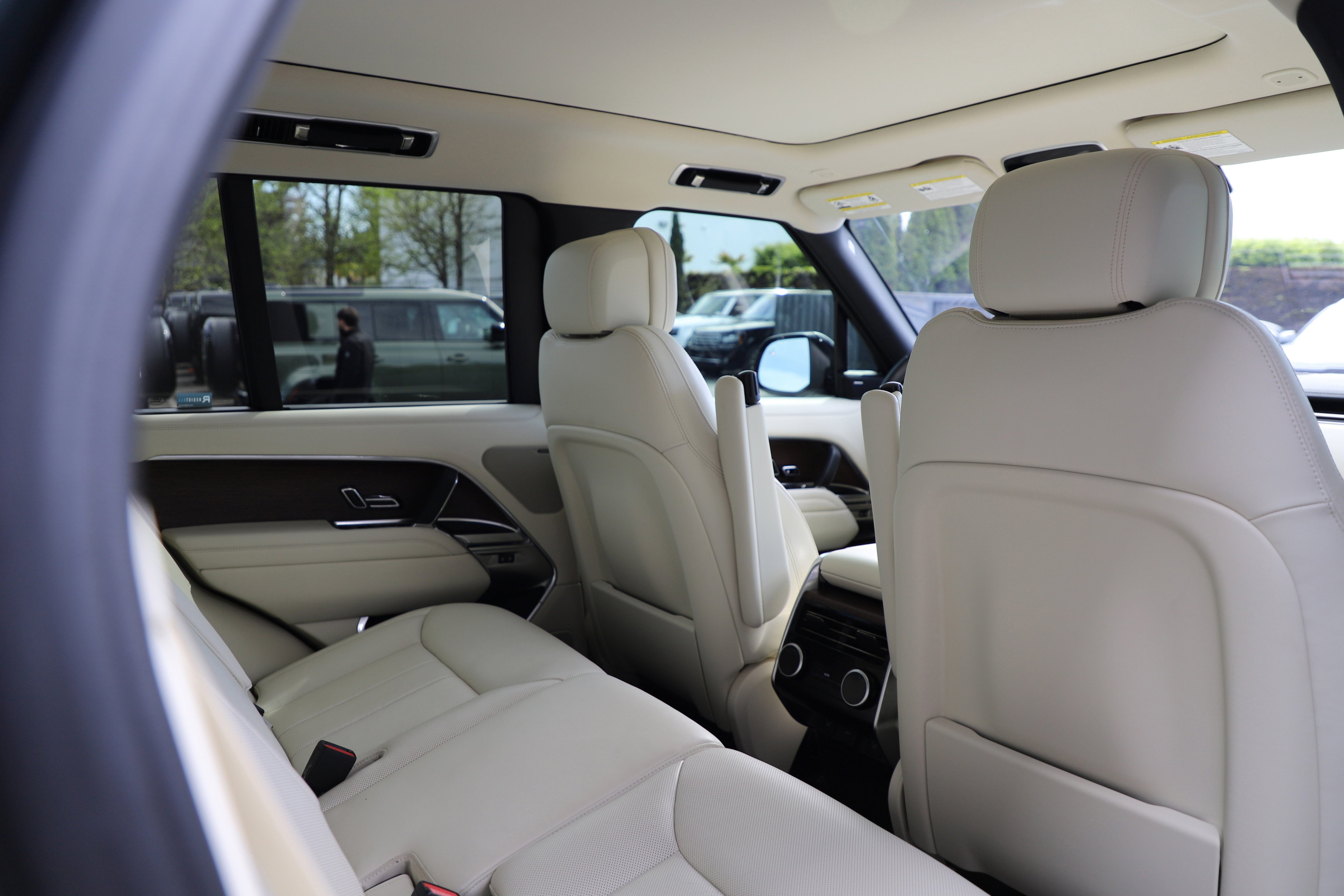 Used 2023 Land Rover Range Rover SE AWD/4WD image 11