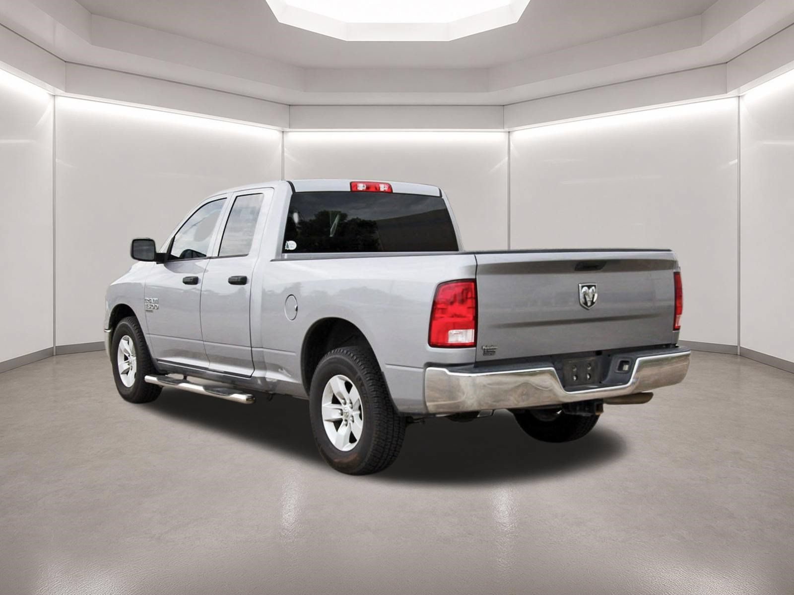 Used 2019 RAM 1500 Tradesman w/ Chrome Plus Package RWD image 5