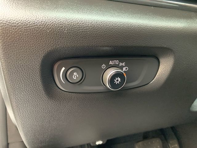 Used 2023 Chevrolet Traverse Premier image 20