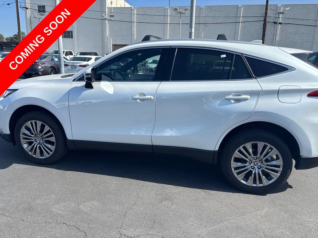 Used 2024 Toyota Venza XLE AWD/4WD image 7