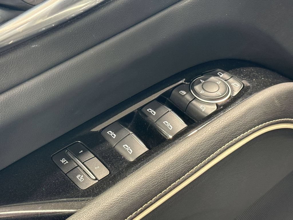 Used 2021 Cadillac Escalade ESV Premium Luxury w/ Driver Assist Tech Package AWD/4WD image 16