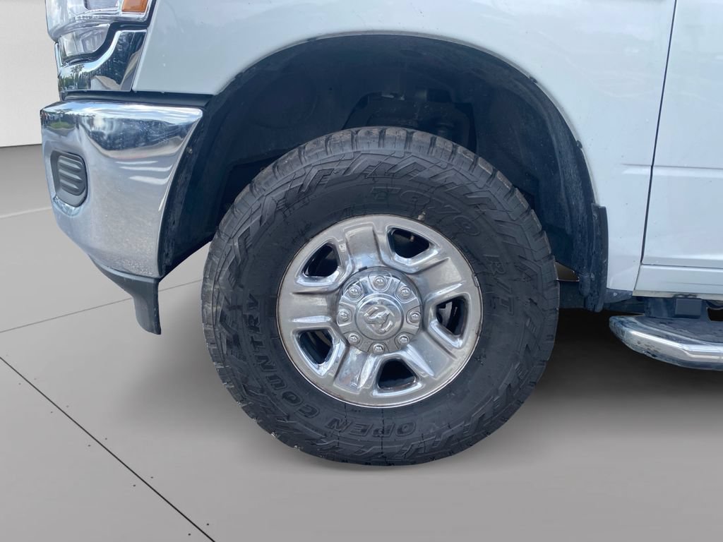 Used 2024 RAM 3500 Tradesman w/ Chrome Appearance Group AWD/4WD image 25