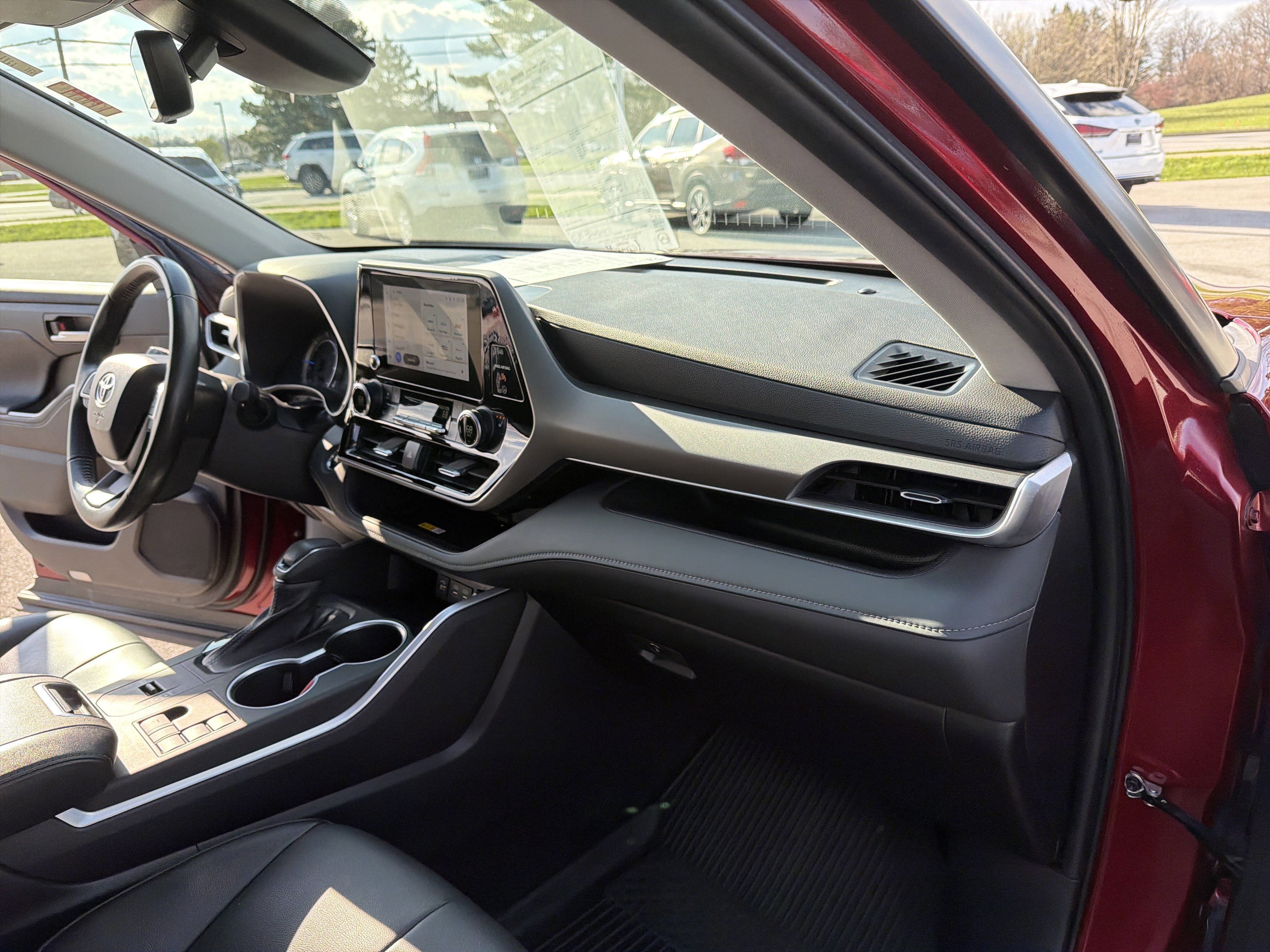 Used 2023 Toyota Highlander XLE AWD/4WD image 83