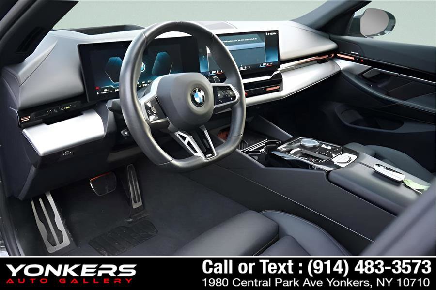 Used 2024 BMW 530i xDrive image 31