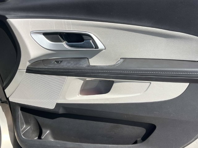 Used 2011 Chevrolet Equinox LS w/ Bluetooth Package FWD image 23