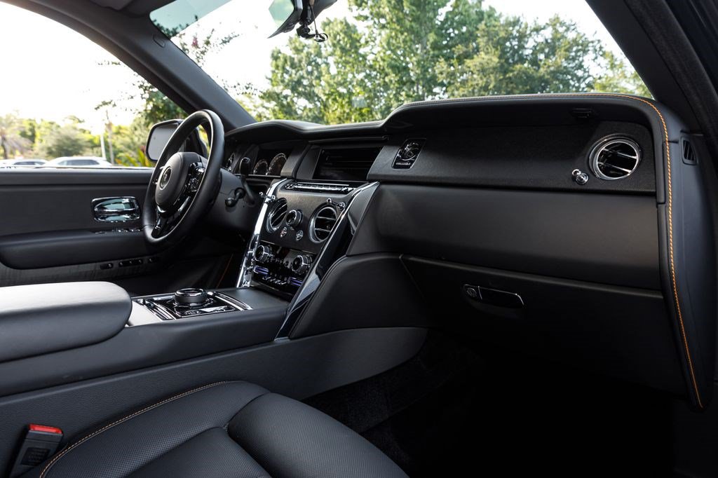 Used 2020 Rolls-Royce Cullinan AWD/4WD image 13