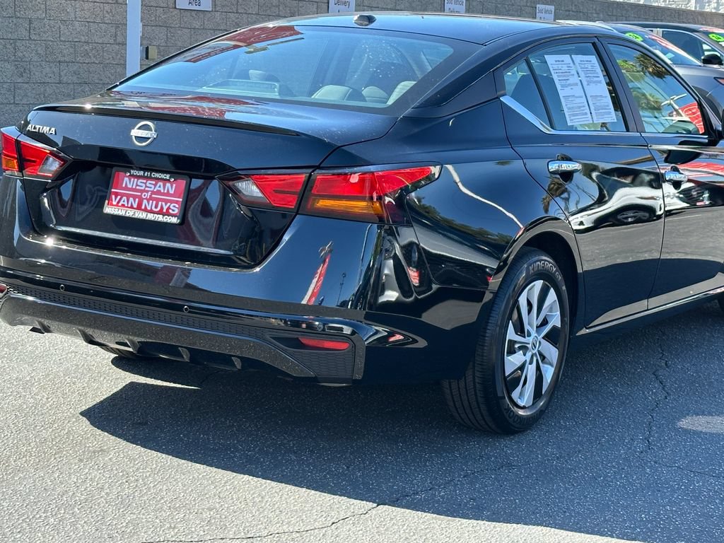 Used 2025 Nissan Altima 2.5 S FWD image 8