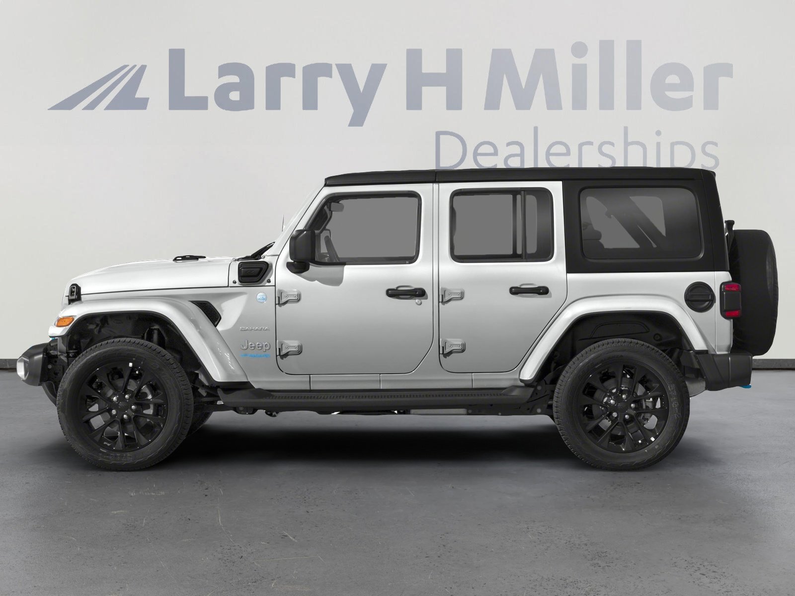 Used 2023 Jeep Wrangler Unlimited Rubicon 4xe w/ Steel Bumper Group image 3