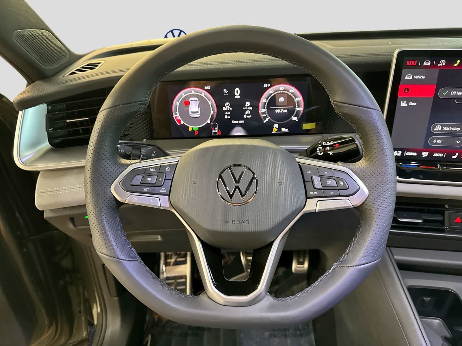 New 2026 Volkswagen Tiguan SE R-Line FWD image 29