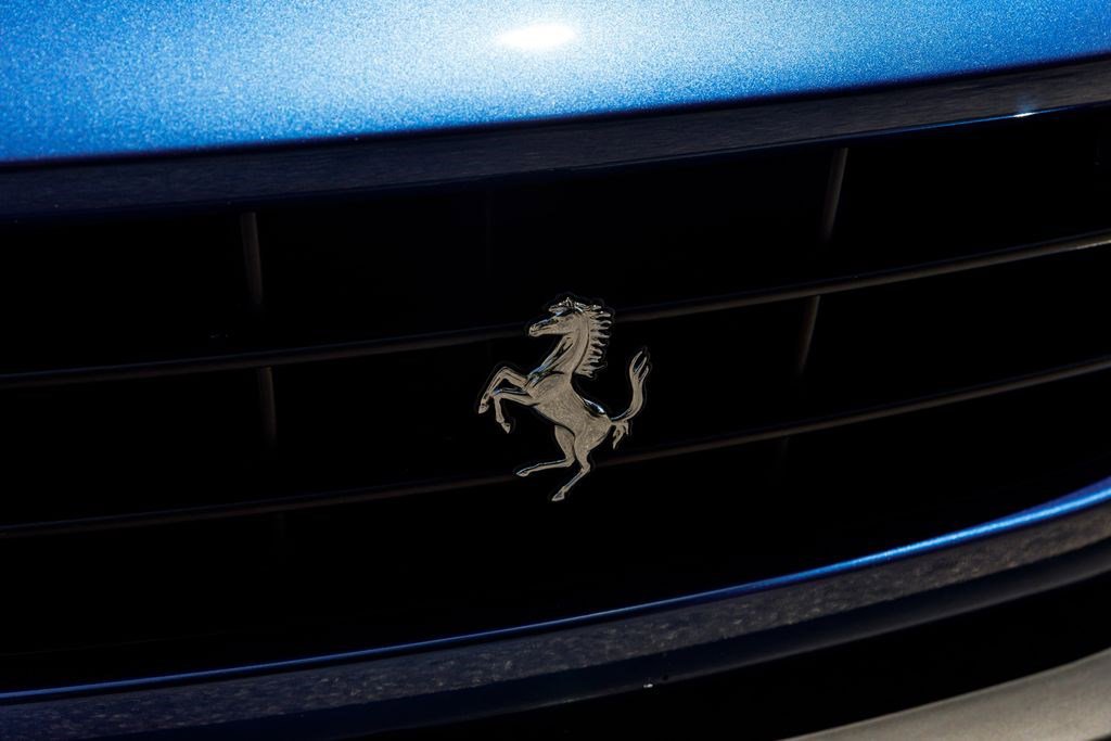 Used 2019 Ferrari Portofino RWD image 45