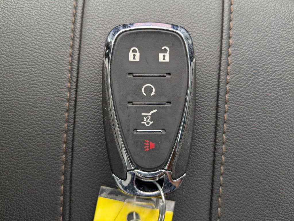 Used 2023 Chevrolet Traverse High Country image 34