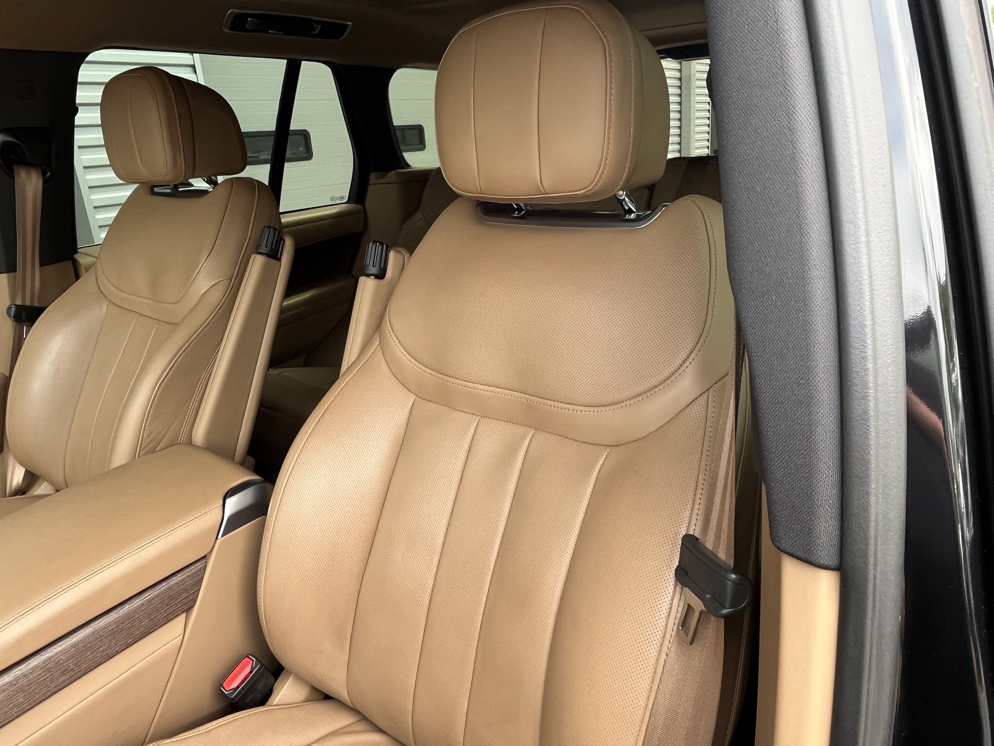 Certified 2024 Land Rover Range Rover SE AWD/4WD image 13