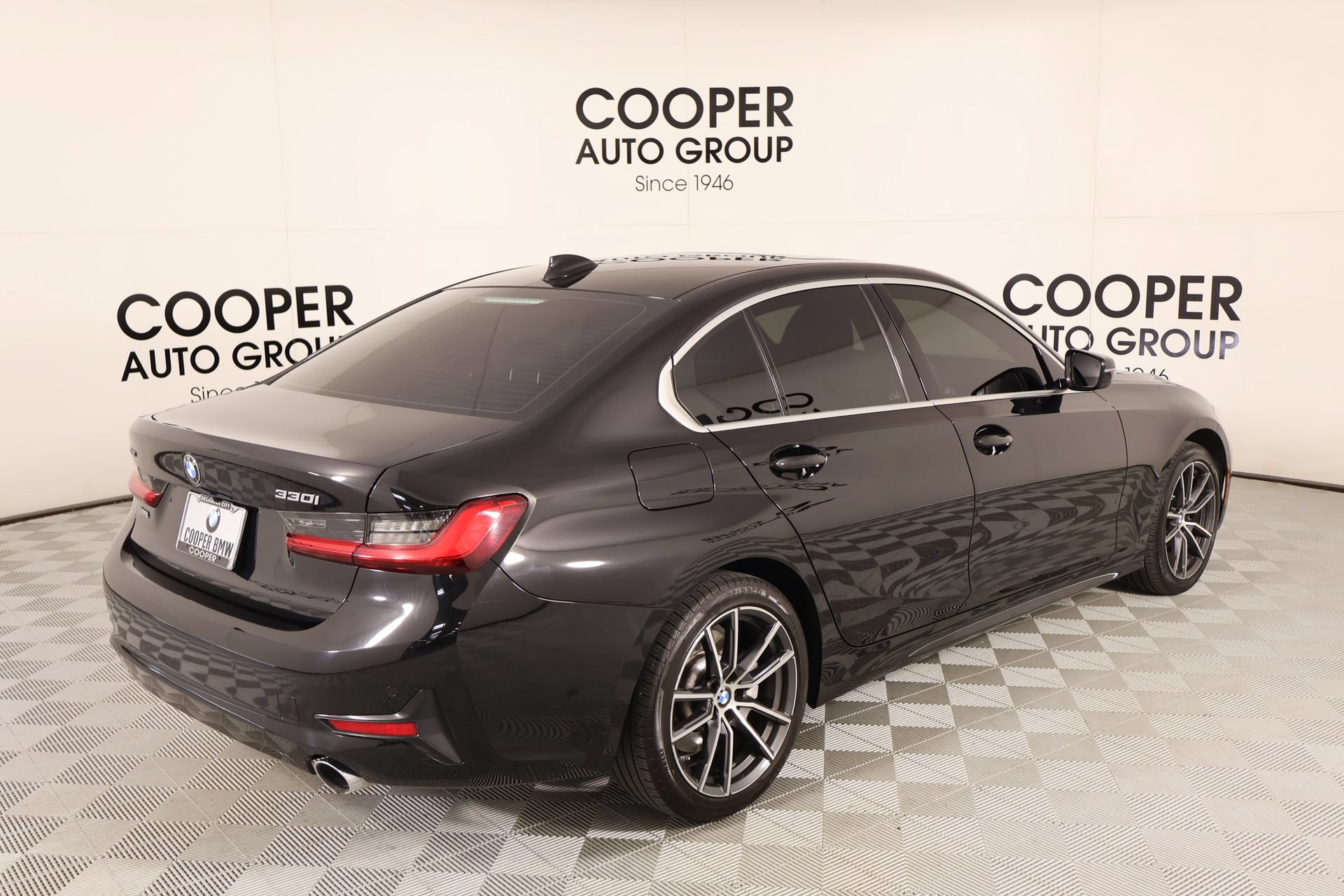 Used 2019 BMW 330i xDrive Sedan w/ Driving Assistance Package AWD/4WD image 22
