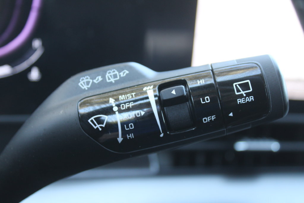 Certified 2025 Kia Sportage EX FWD image 31