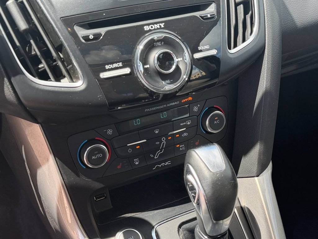 Used 2015 Ford Focus Titanium FWD image 33