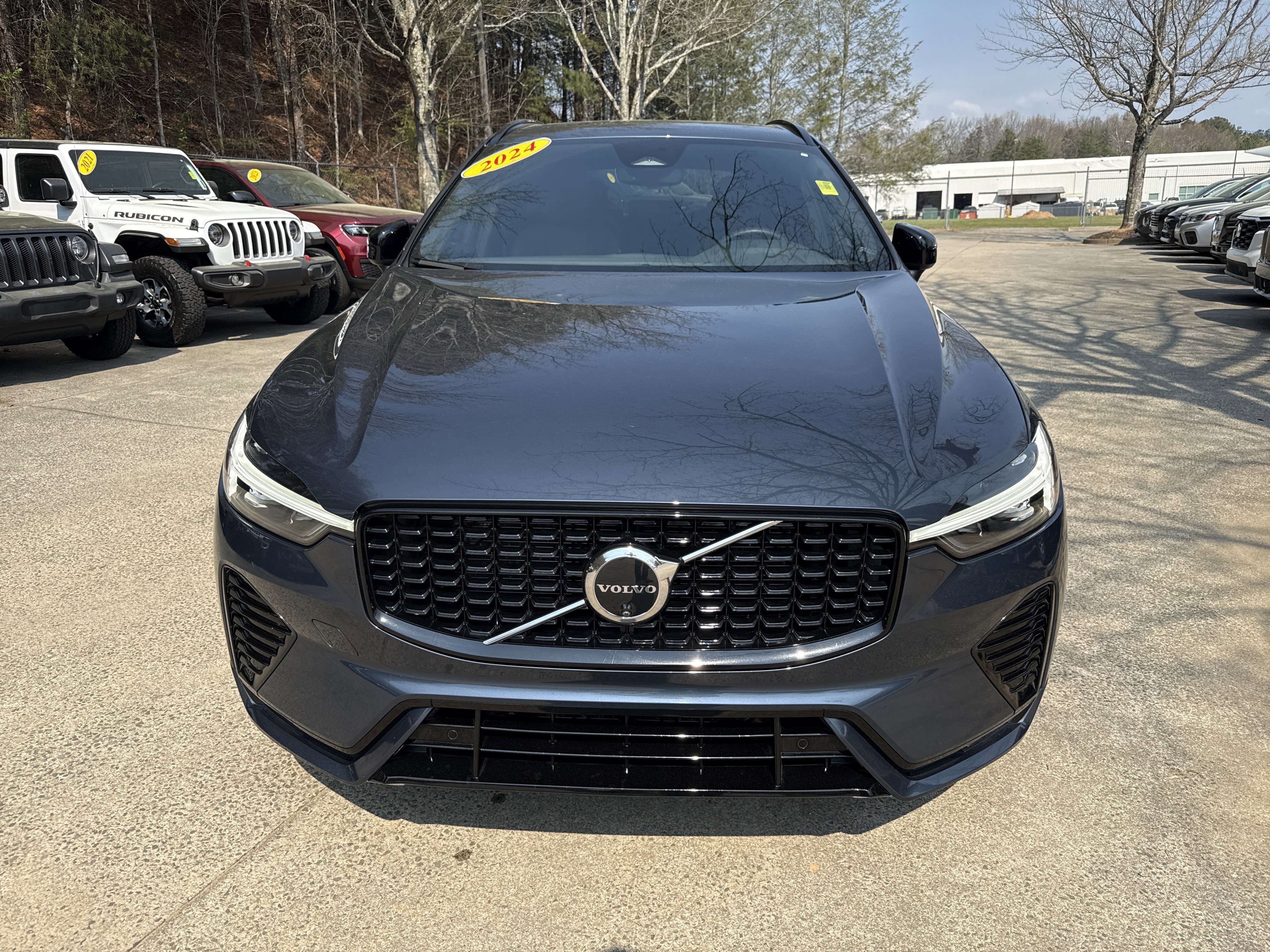 Used 2024 Volvo XC60 B5 Plus AWD/4WD video 2