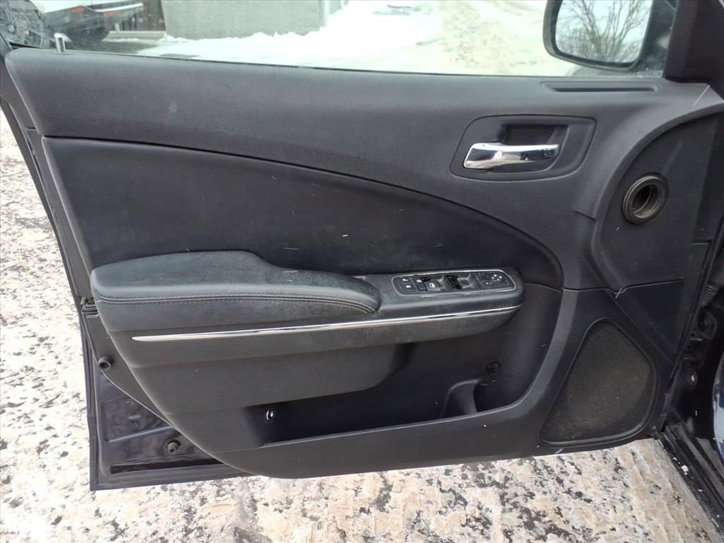 Used 2012 Dodge Charger SE RWD image 12